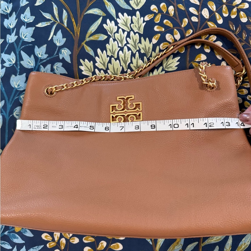 Tory Burch British Tan Pebbled Leather Shoulder Bag with Gold Chain - Picture 9 of 12
